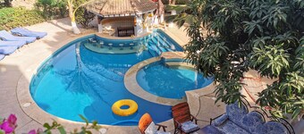 5-BEDROOM VILLA WITH POOL AND LARGE ENCLOSED GARDEN