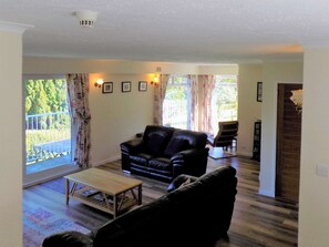 Fireplace - 4 bedroom accommodation in Lochgoilhead, near Inverary (Lochgoilhead, near Inverary)