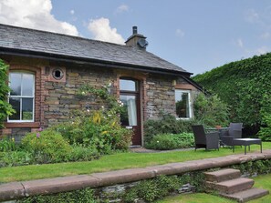 Outdoor dining - 1 bedroom accommodation in Torver, near Coniston (Torver, near Coniston)