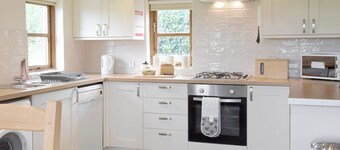 2 bedroom accommodation in Llanfarian, Aberystwyth