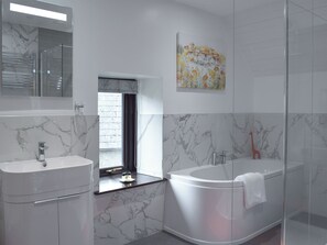Towels - This is the perfect location for all the family to enjoy a holiday. (Hayscastle)