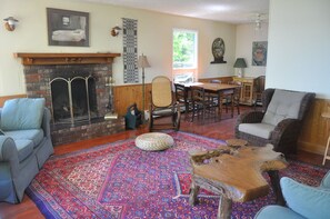 TV, fireplace, foosball, table tennis