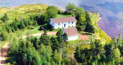 House On Delightful Secluded Peninsula In Fortune.