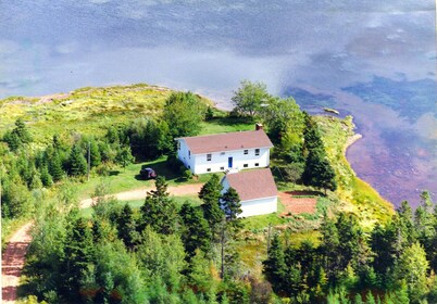 House On Delightful Secluded Peninsula In Fortune.
