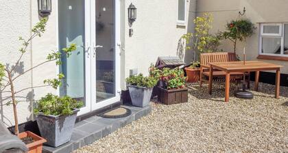 1 bedroom accommodation in Pen-y-Sarn, near Amlwch