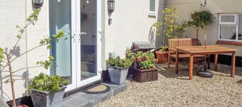 1 bedroom accommodation in Pen-y-Sarn, near Amlwch