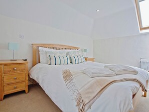 4 soverom, wi-fi (inkludert) og sengetøy