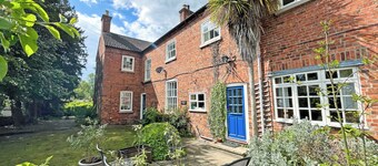 8 bedroom accommodation in Horbling, near Sleaford