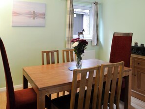 Dining - 3 bedroom accommodation in Oban (Oban)