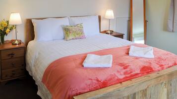 3 bedrooms, free WiFi, bed sheets