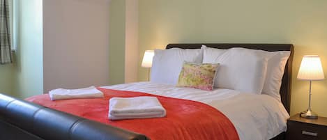 3 bedrooms, free WiFi, bed sheets