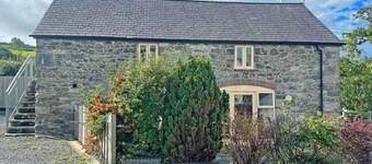 The Coach House - HW7593