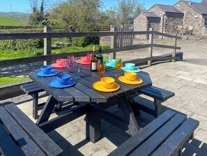 Outdoor dining - The Coach House - HW7593 (Betws-Yn-Rhos, Conwy)