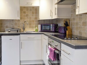 Cookware/dishes/utensils