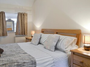 1 bedroom, bed sheets