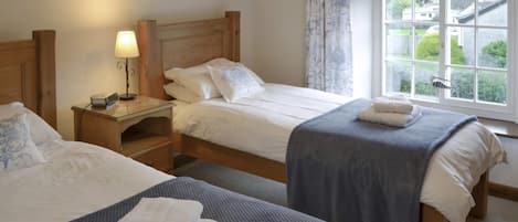 2 chambres, accĂšs au Wi-Fi (inclus), literie fournie