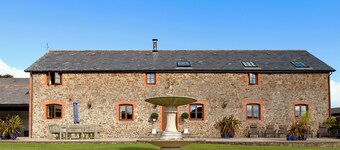 6 bedroom accommodation in Fairy Cross, Bideford