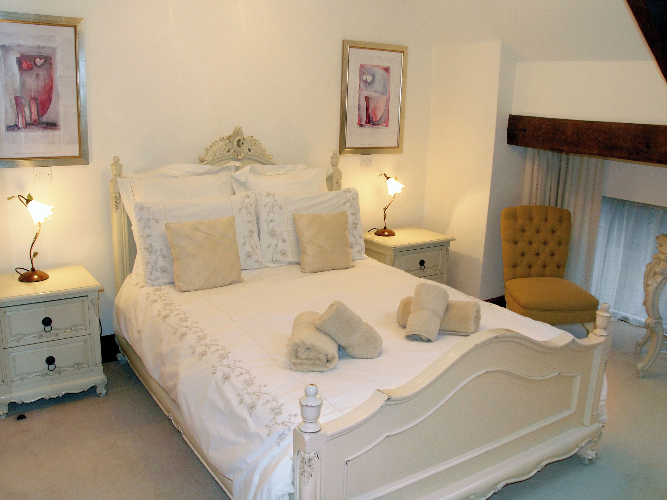 6 bedrooms, free WiFi, bed sheets