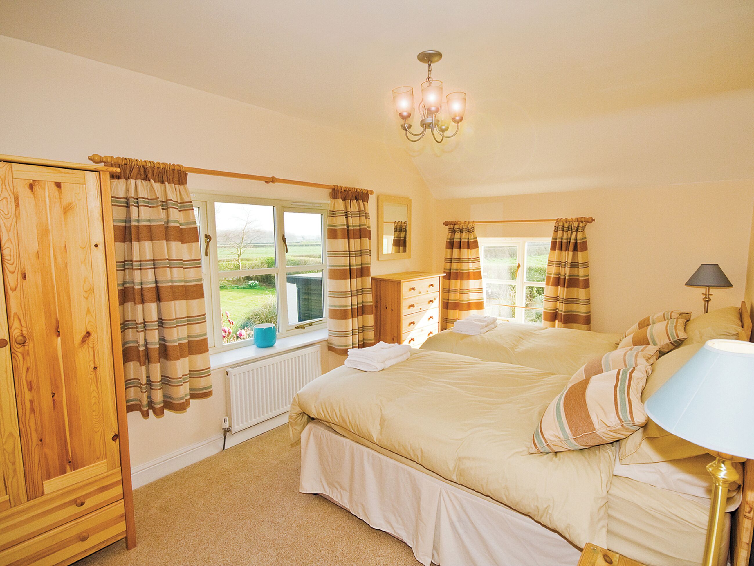 4 bedrooms, free WiFi, bed sheets