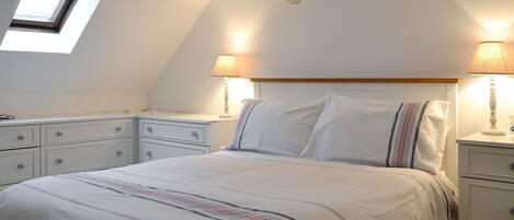 3 bedrooms, bed sheets