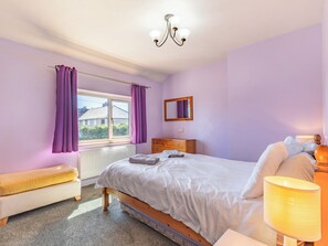 3 quartos, Wi-Fi de cortesia, roupa de cama