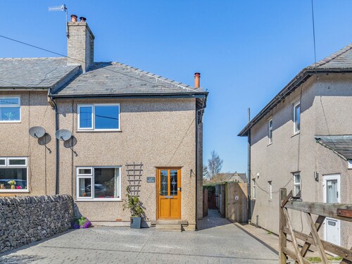 3 bedroom accommodation in Peak Dale, near Buxton