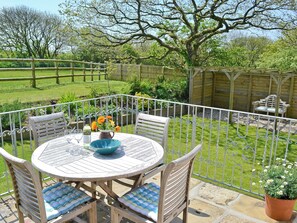 Outdoor dining - 2 bedroom accommodation in Welcombe, near Bude (Welcombe, near Bude)