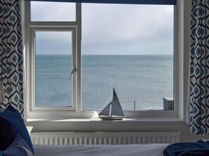 4 bedrooms, free WiFi, bed sheets - 4 bedroom accommodation in Craster near Alnwick (Craster near Alnwick)