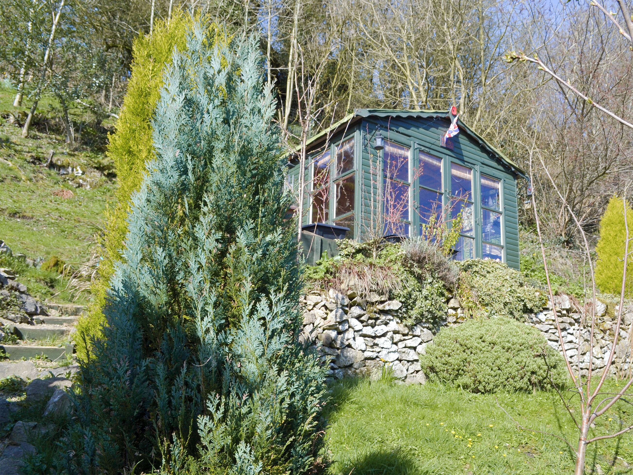 Summerhouse at top of garden | Poppy Cottage, Bonsall, near Matlock