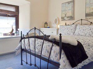 2 bedrooms, WiFi (free), bed sheets