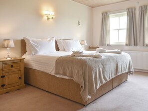 3 bedrooms, free WiFi, bed sheets