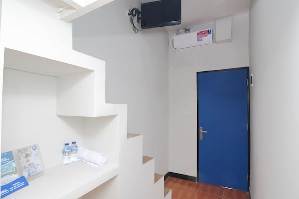 Double Room, 1 Double Bed | Room amenity - Kamar Keluarga Bandara Mas Syariah (Tangerang)