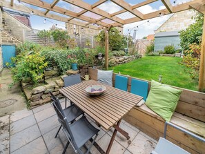 Outdoor dining - 3 bedroom accommodation in Burniston, near Scarborough (Burniston, near Scarborough)