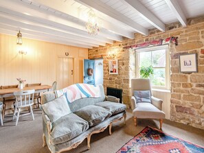 Fireplace - 3 bedroom accommodation in Burniston, near Scarborough (Burniston, near Scarborough)