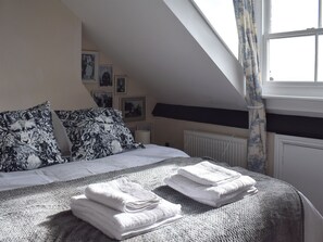 1 bedroom, free WiFi, bed sheets