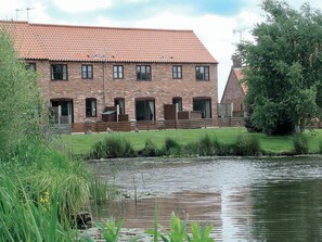 Exterior - Ringlet is quite a catch for your fishing holiday. (Near Stalham)