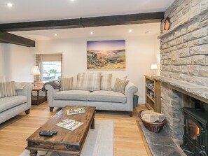 Fireplace - 4 bedroom accommodation in Wardlow, near Buxton (Wardlow, near Buxton)