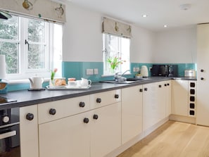 Dishwasher, cookware/dishes/utensils