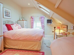 4 bedrooms, free WiFi, bed sheets - 4 bedroom accommodation in Newton, near Stocksfield (Newton, near Stocksfield)