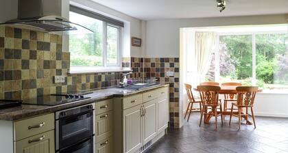 3 bedroom accommodation in Low Nibthwaite, near Coniston