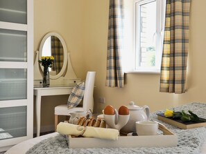 1 bedroom, free WiFi, bed sheets - 1 bedroom accommodation in Cilcennin, near Aberaeron (Cilcennin, near Aberaeron)