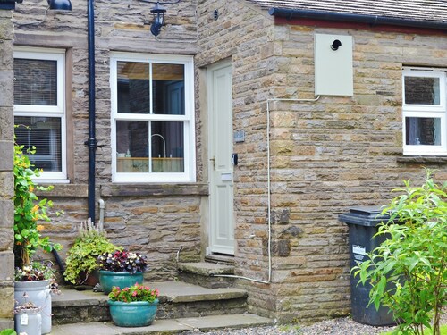 2 bedroom accommodation in Burtersett, near Hawes