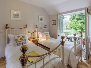 2 多间卧室、免费 WiFi、床单