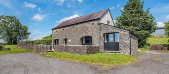 3 bedroom accommodation in Trapp, near Llandeilo
