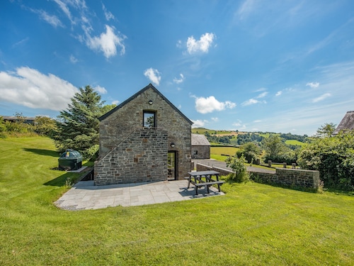 3 bedroom accommodation in Trapp, near Llandeilo
