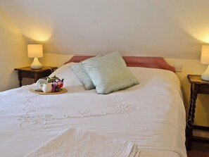 3 bedrooms, free WiFi, bed sheets