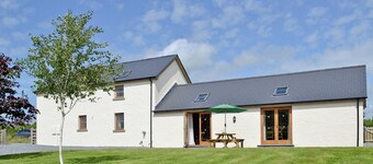 4 bedroom accommodation in Henllan Amgoed, near Narberth