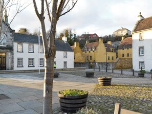 Property grounds - 2 bedroom accommodation in Culross, near Dunfermline (Culross, near Dunfermline)