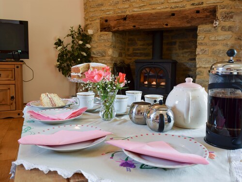 3 bedroom accommodation in Ambrosden