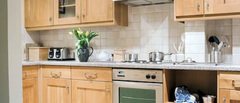 洗碗机、高脚椅